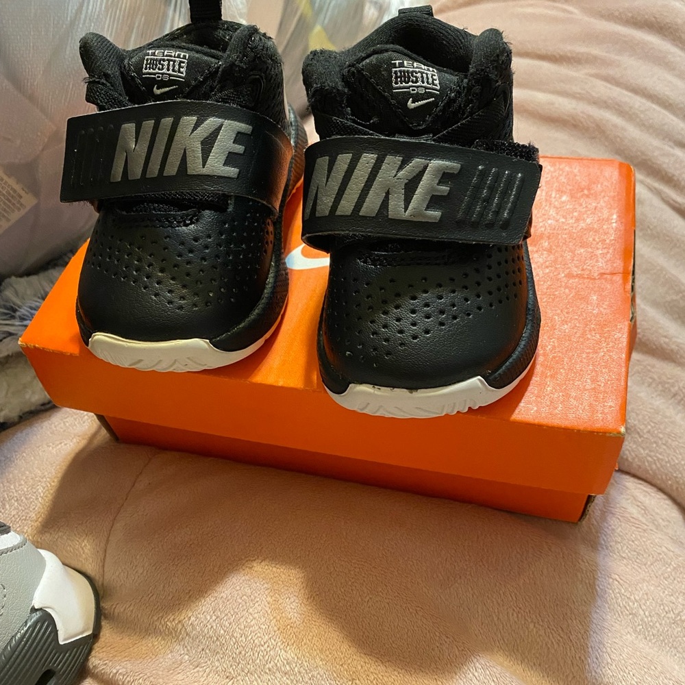 Toddler boy Nike shoes 3c
